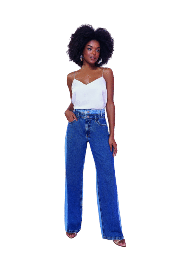 Blusa Cropped Gola Alta – Estilo Atemporal com Toque Moderno